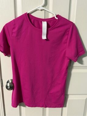 Fabletics Women’s Feather Tech Shirt Like New